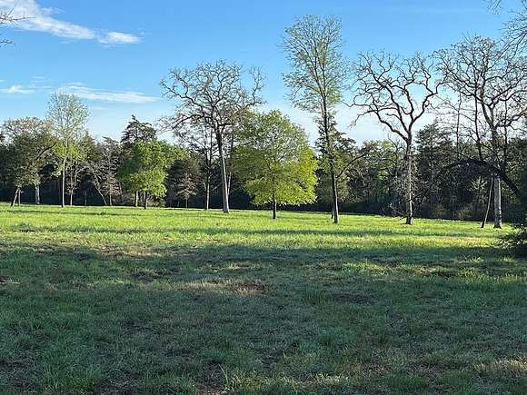 14.8 Acres of Agricultural Land for Sale in Fayetteville, Texas