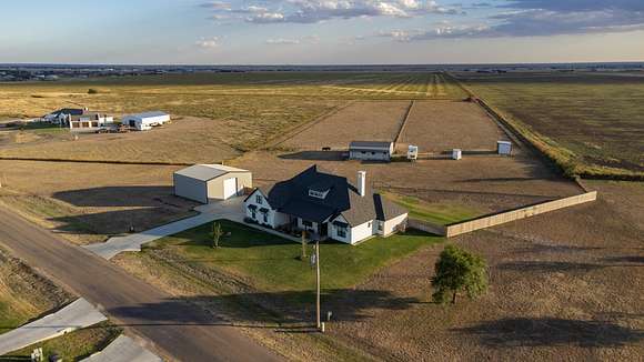 10 Acres of Recreational Land & Farm for Sale in Canyon, Texas