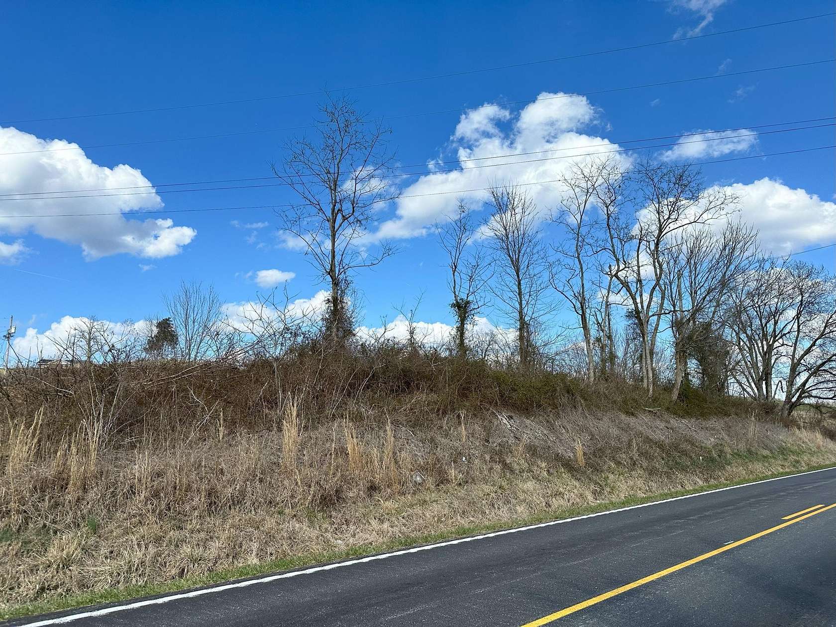 1 Acre of Land for Sale in Pine Ridge, Kentucky