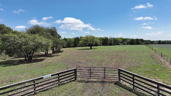 14.7 Acres of Agricultural Land for Sale in Fayetteville, Texas