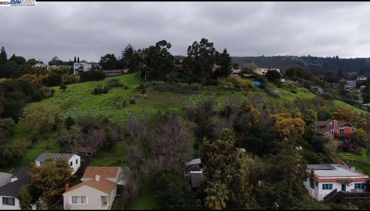 0.16 Acres of Commercial Land for Sale in Oakland, California