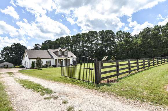 21.1 Acres of Agricultural Land with Home for Sale in Williamson, Georgia