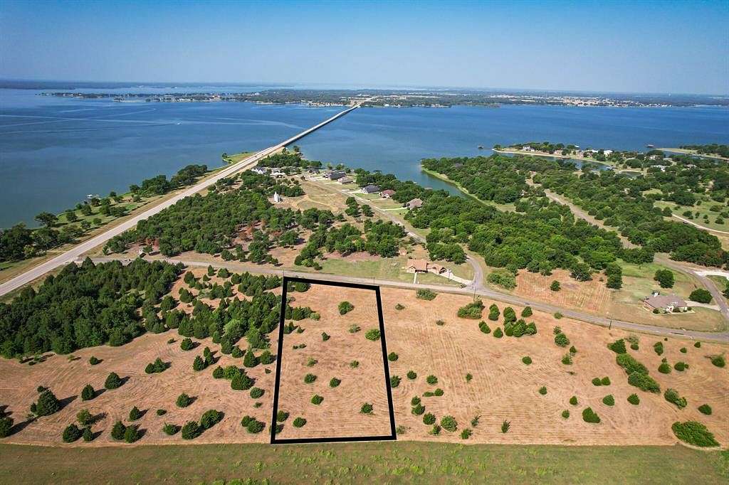 2 Acres of Residential Land for Sale in Kerens, Texas