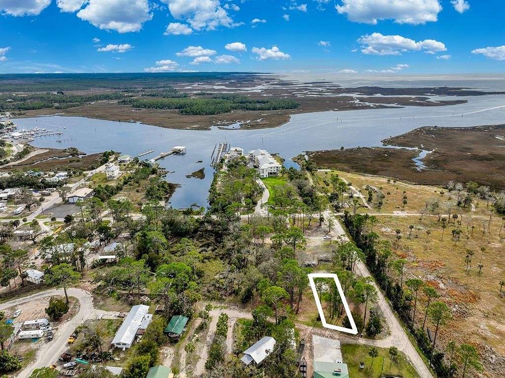0.25 Acres of Land for Sale in Steinhatchee, Florida