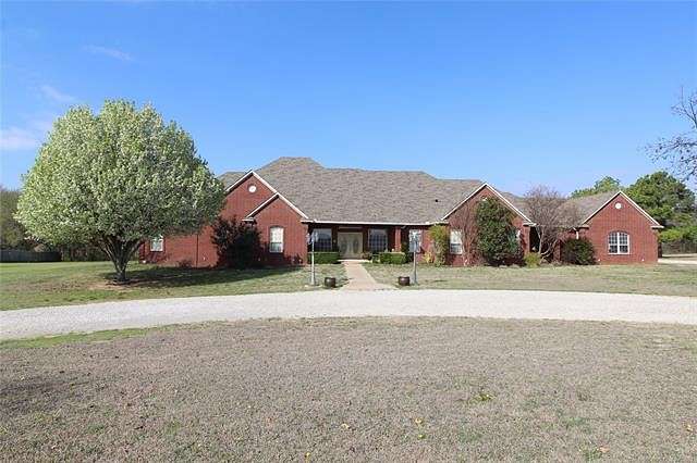2 Acres of Residential Land with Home for Sale in Ardmore, Oklahoma