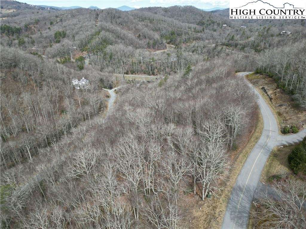 1 Acre of Residential Land for Sale in Blowing Rock, North Carolina