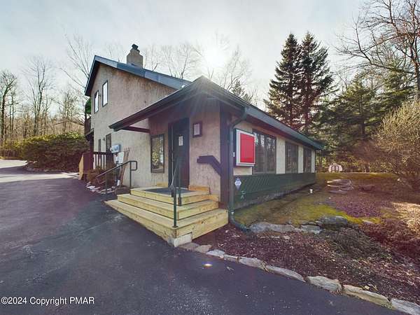 2 Acres of Improved Commercial Land for Sale in Lake Harmony, Pennsylvania