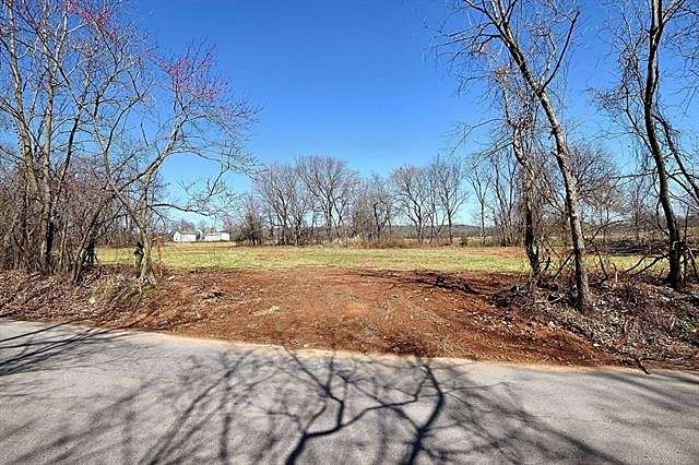 11.6 Acres of Land for Sale in Tahlequah, Oklahoma