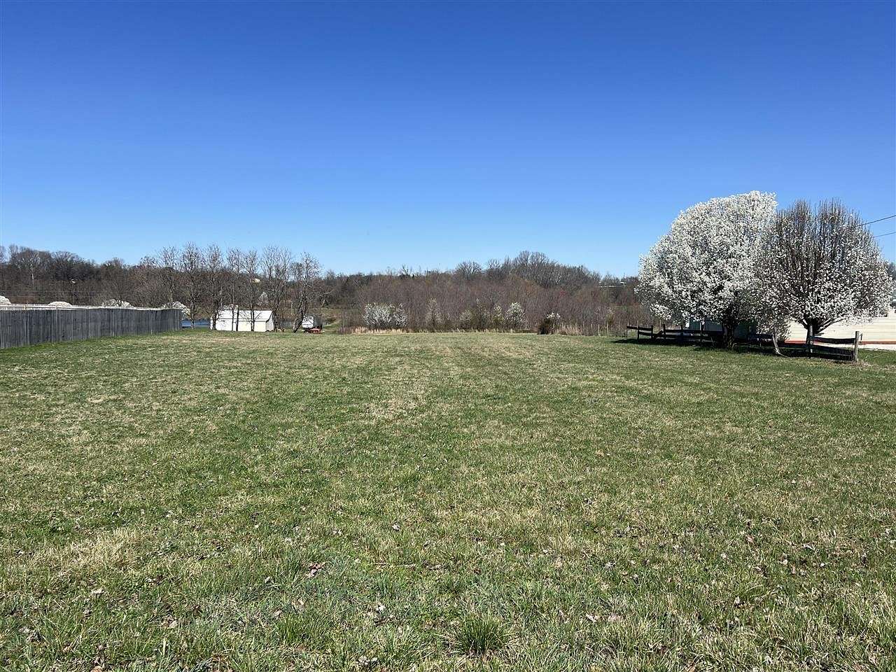 5.9 Acres of Residential Land for Sale in Smiths Grove, Kentucky