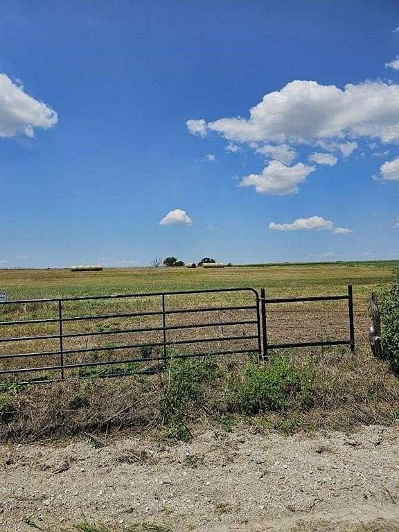 10 Acres of Recreational Land & Farm for Sale in Mount Calm, Texas
