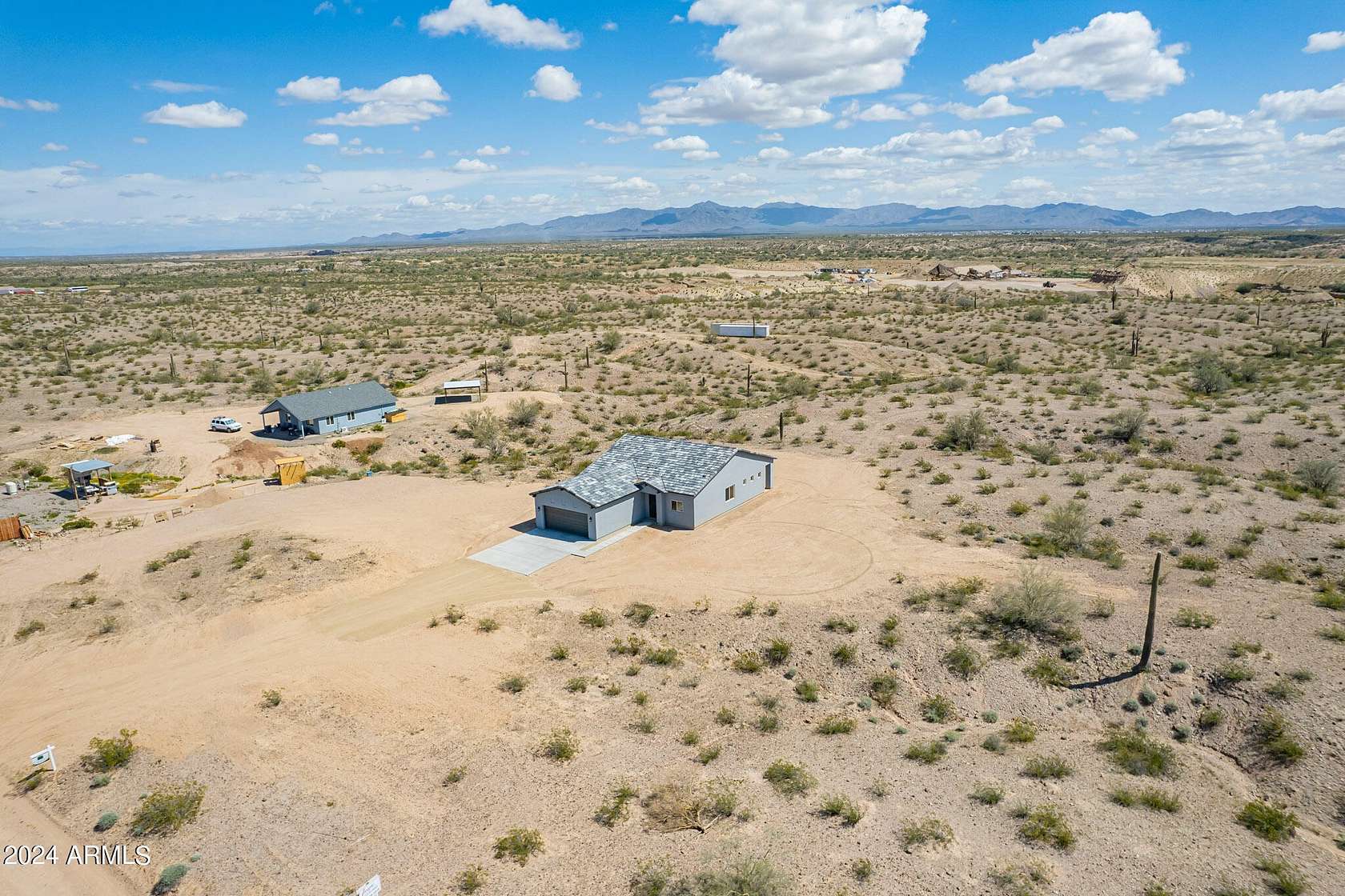 1 Acre of Residential Land with Home for Sale in Tonopah, Arizona