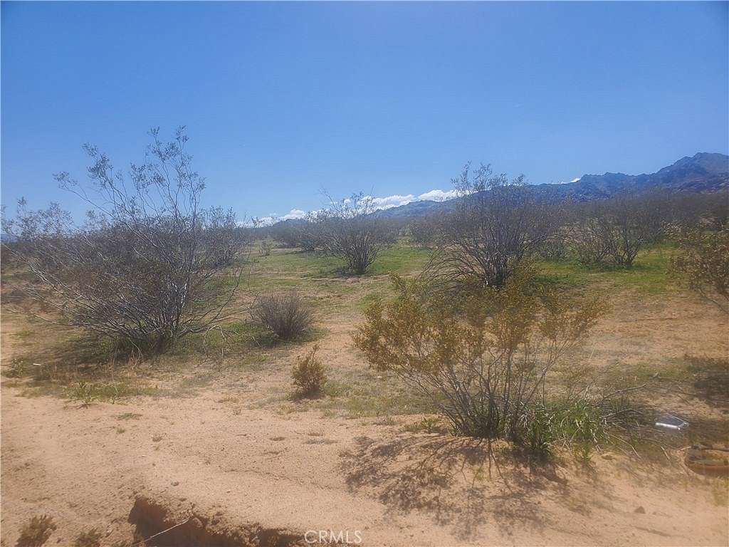 2.424 Acres of Land for Sale in Apple Valley, California