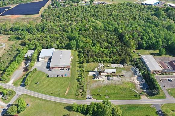 8.6 Acres of Commercial Land for Auction in King, North Carolina