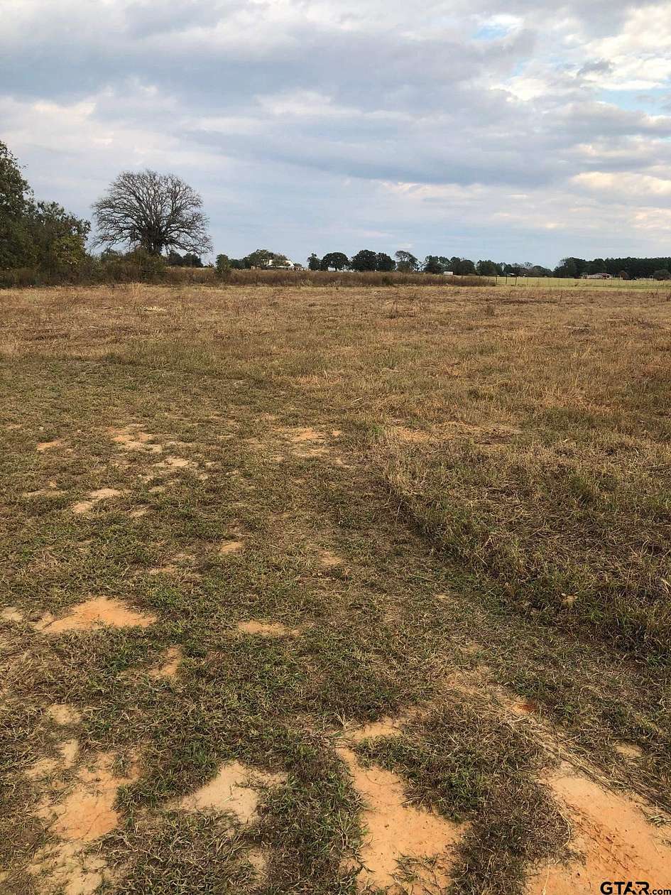 2.2 Acres of Residential Land for Sale in Lindale, Texas