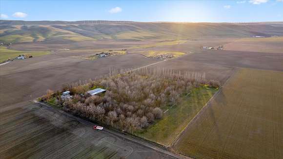 9.4 Acres of Residential Land with Home for Sale in Touchet, Washington
