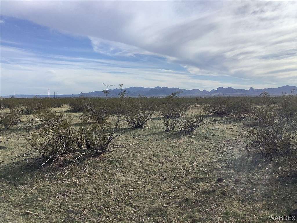 2.3 Acres of Land for Sale in Golden Valley, Arizona