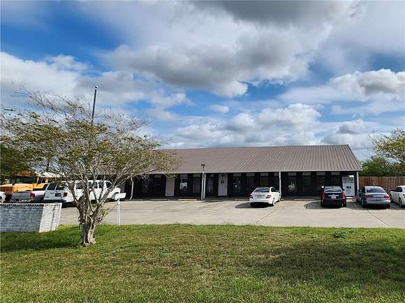 2.3 Acres of Improved Commercial Land for Sale in Corpus Christi, Texas