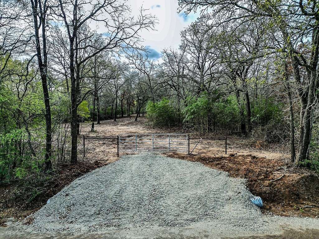 2.9 Acres of Residential Land for Sale in Rockdale, Texas