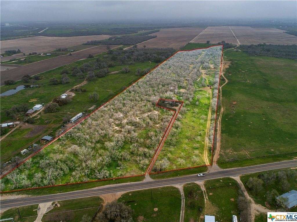 34.3 Acres of Agricultural Land for Sale in Floresville, Texas