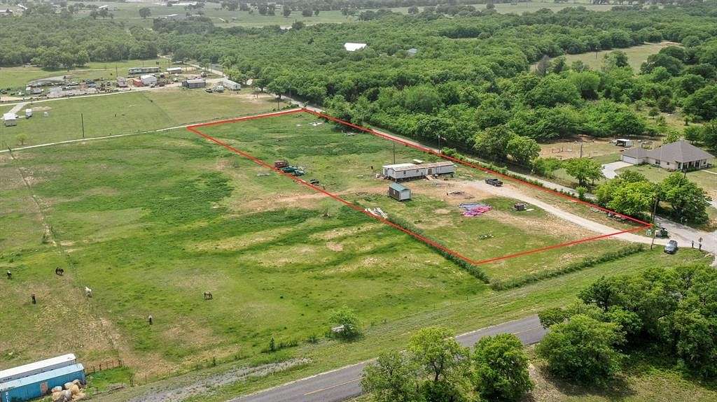 3.1 Acres of Land for Sale in Chico, Texas