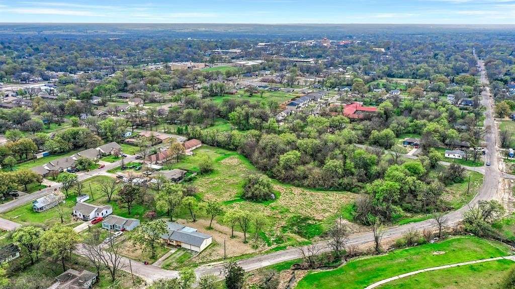 3.5 Acres of Residential Land for Sale in Bonham, Texas