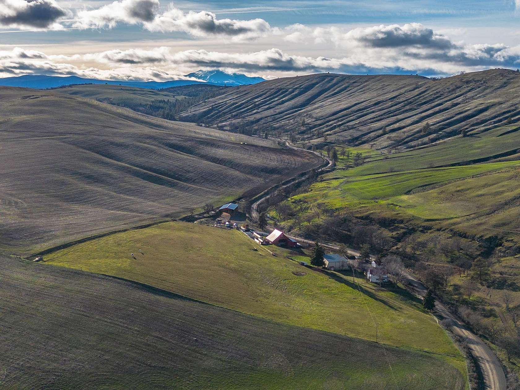 1,152 Acres of Agricultural Land for Sale in Dufur, Oregon