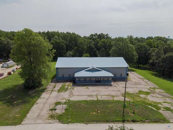 2.5 Acres of Improved Mixed-Use Land for Sale in Clinton, Missouri