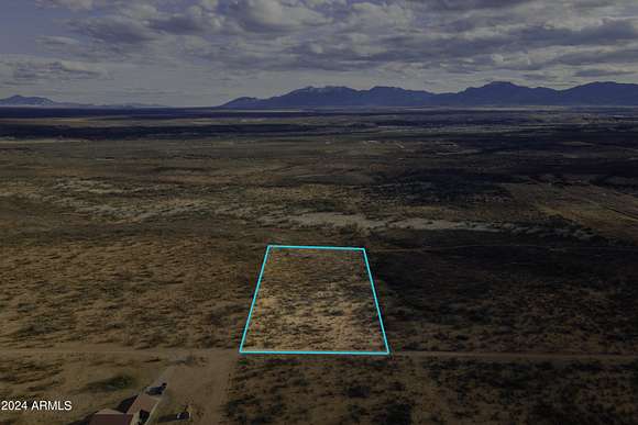 4 Acres of Land for Sale in Huachuca City, Arizona