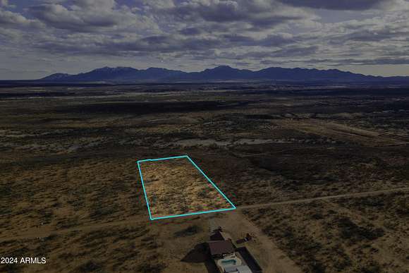 4 Acres of Land for Sale in Huachuca City, Arizona