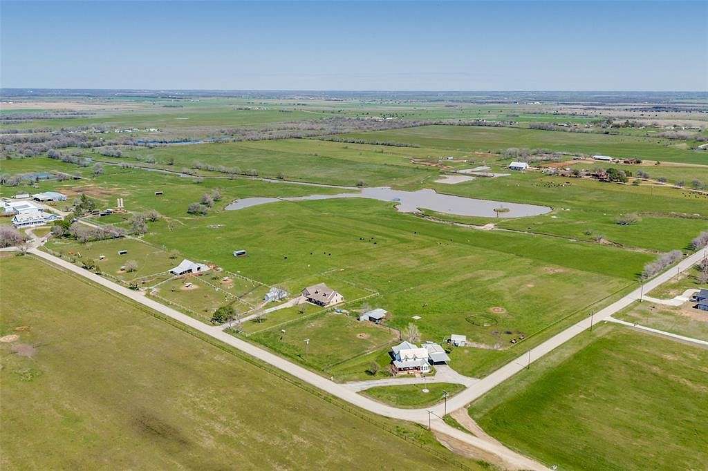 150 Acres of Land for Sale in Pilot Point, Texas