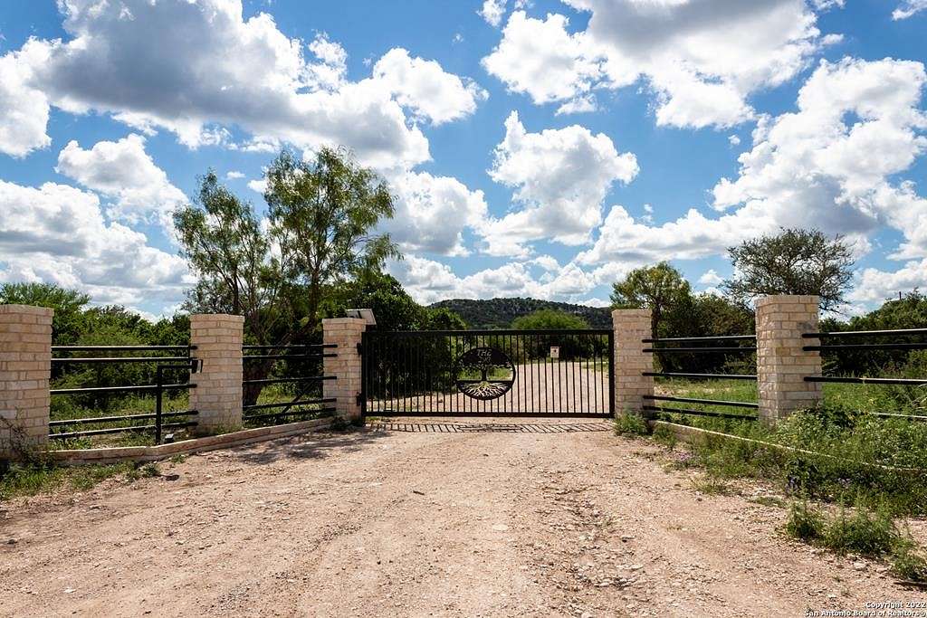 4.6 Acres of Residential Land for Sale in Uvalde, Texas