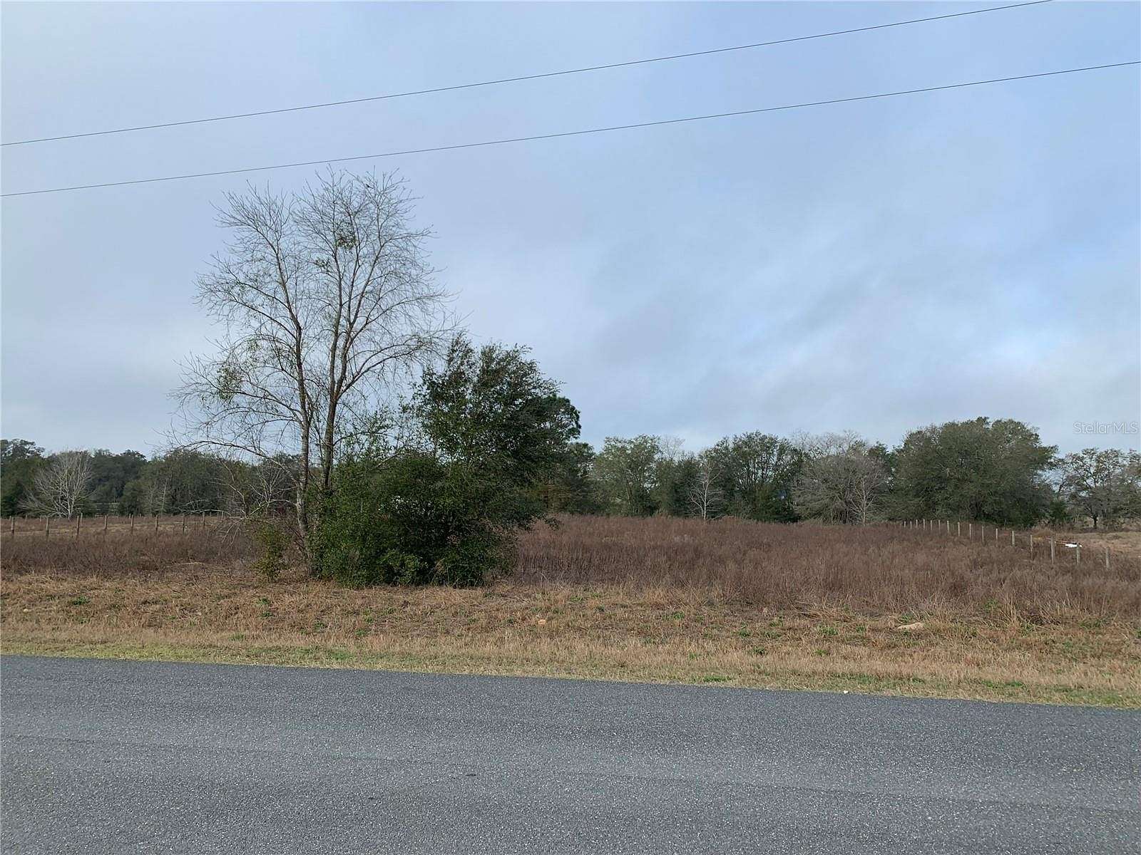 1.5 Acres of Land for Sale in Morriston, Florida