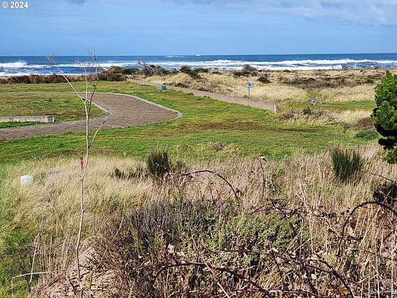 0.12 Acres of Mixed-Use Land for Sale in Gold Beach, Oregon