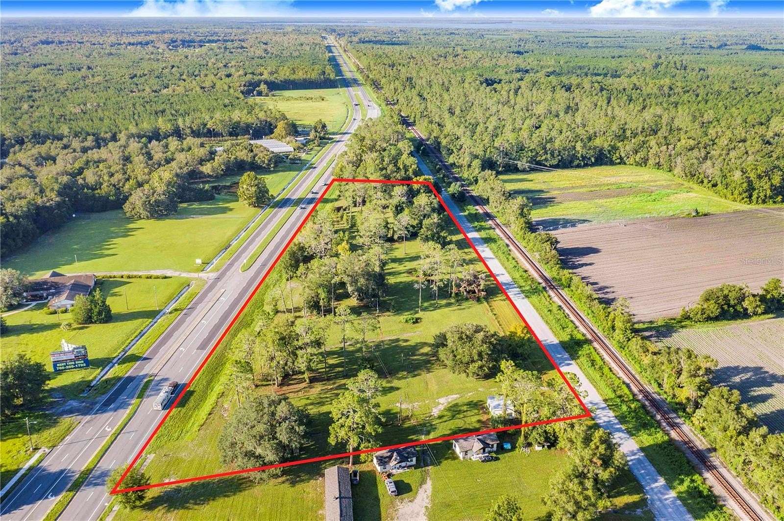 5.13 Acres of Improved Commercial Land for Sale in Hawthorne, Florida