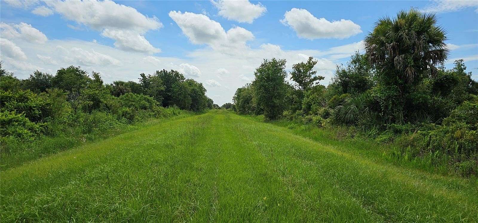 1.25 Acres of Land for Sale in Okeechobee, Florida