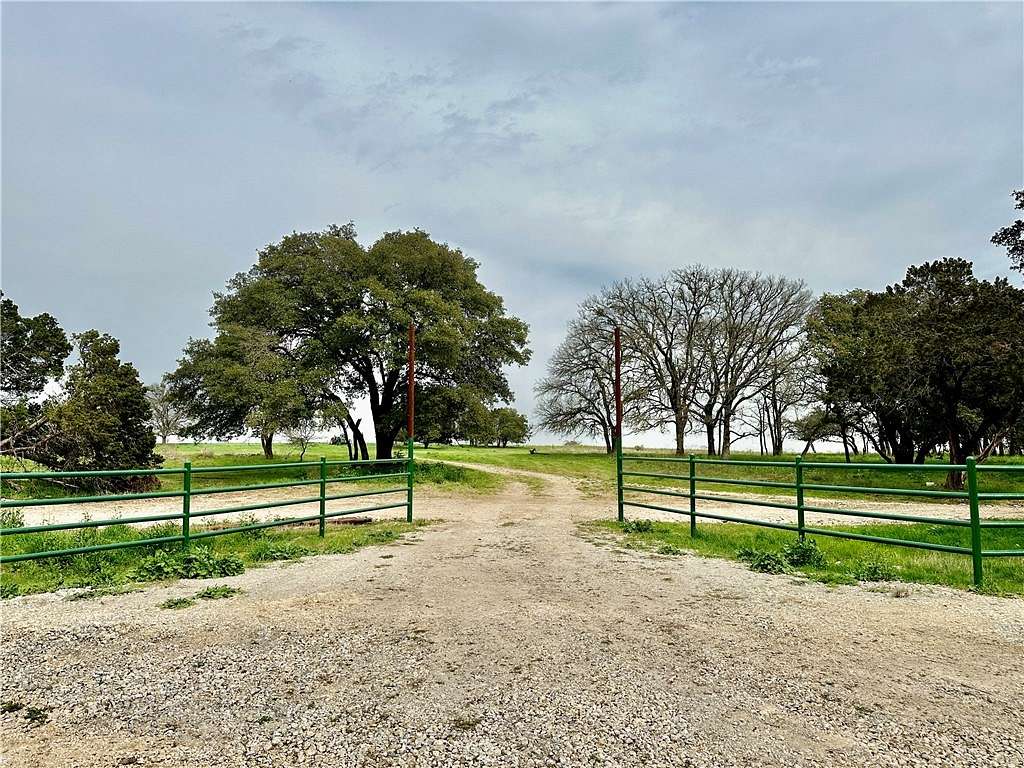 10.9 Acres of Land for Sale in Gatesville, Texas