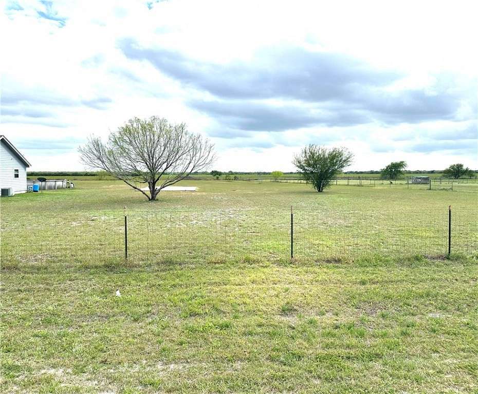 1.5 Acres of Residential Land for Sale in Orange Grove, Texas