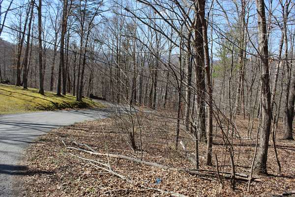 1.27 Acres of Land for Sale in Middlesboro, Kentucky