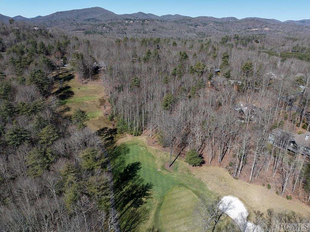 1.1 Acres of Residential Land for Sale in Cashiers, North Carolina