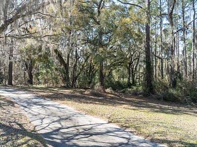 2.2 Acres of Land for Sale in Lake City, Florida