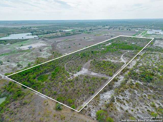 15 Acres of Land for Sale in Falls City, Texas