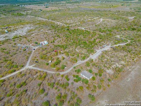 15 Acres of Land for Sale in Falls City, Texas