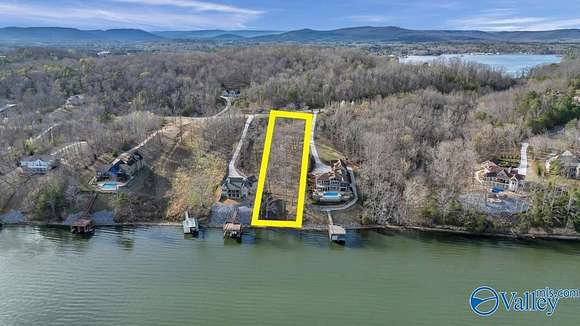 1.3 Acres of Residential Land for Sale in Scottsboro, Alabama