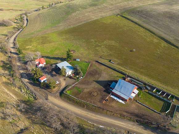 1,152 Acres of Agricultural Land with Home for Sale in The Dalles, Oregon