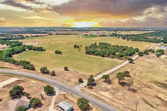 131 Acres of Land for Sale in Poolville, Texas