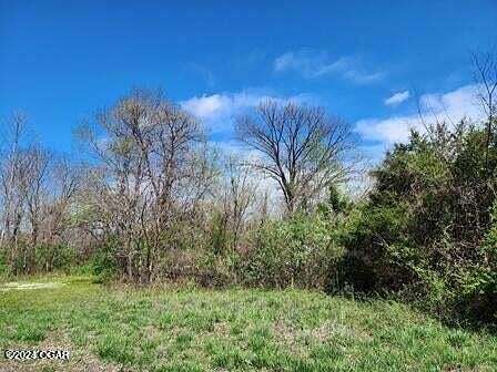 0.92 Acres of Residential Land for Sale in Webb City, Missouri
