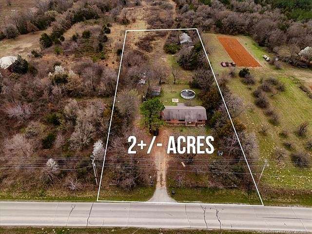 2 Acres of Residential Land with Home for Sale in Mounds, Oklahoma