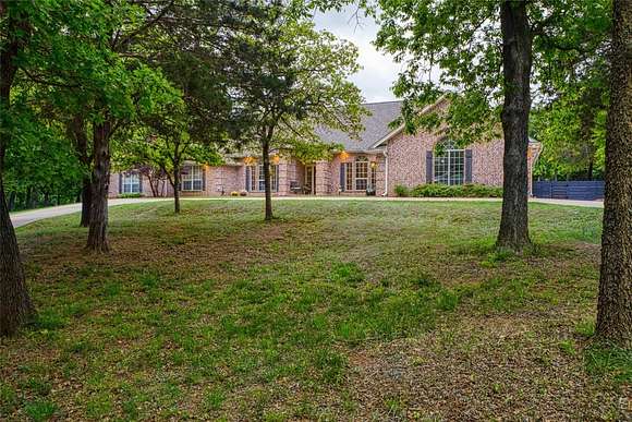 2.5 Acres of Residential Land with Home for Sale in Edmond, Oklahoma