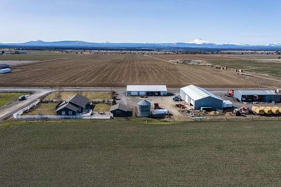165 Acres of Agricultural Land with Home for Sale in Culver, Oregon