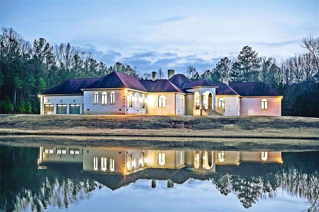 20 Acres of Land with Home for Sale in Atlanta, Georgia